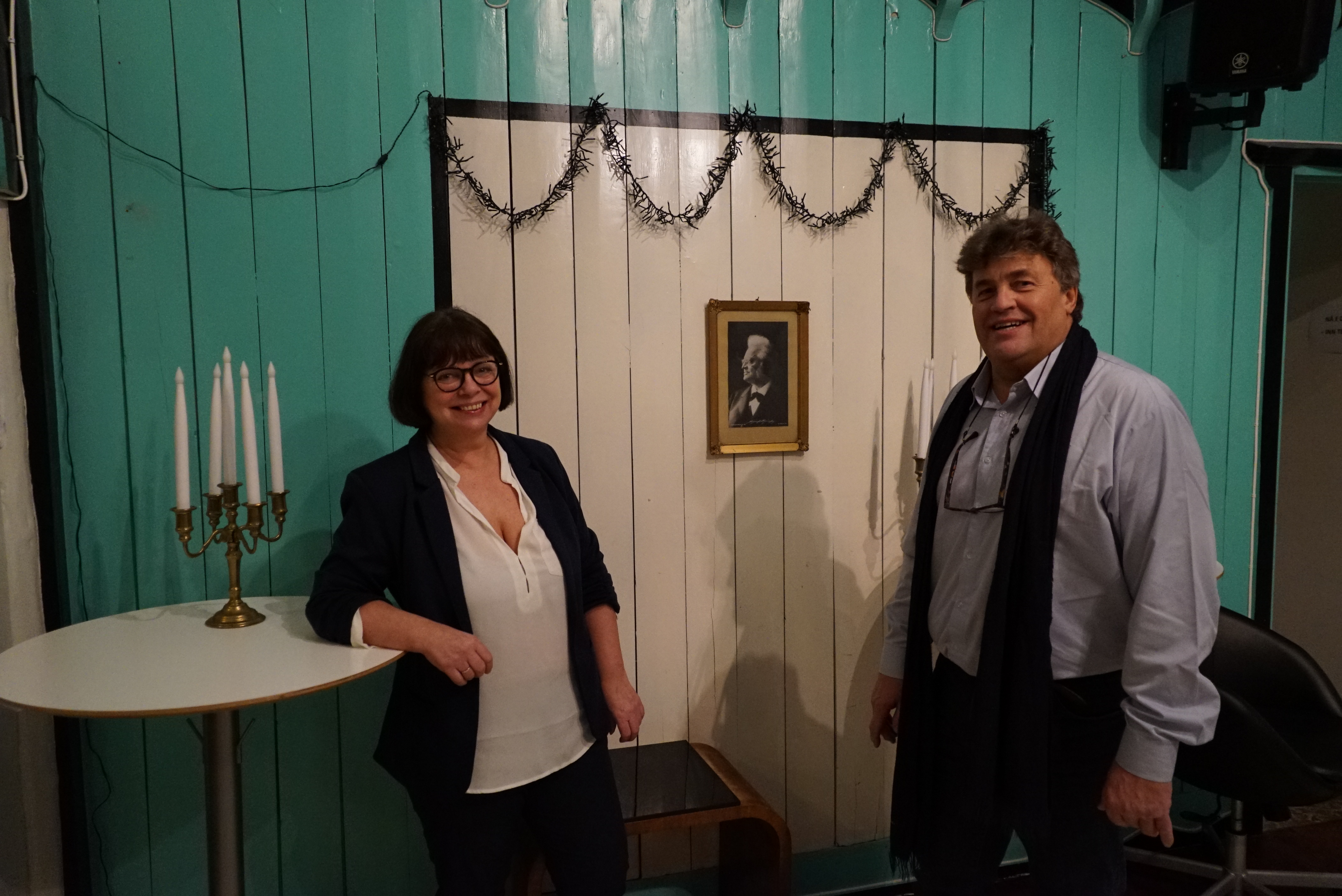 Fra venstre: Elin Skogen (daglig leder i Psykiatrisk opplysning/ PsykOpp) og Jan Erik Nilsen (styreleder i Psykiatrisk opplysning/PsykOpp)